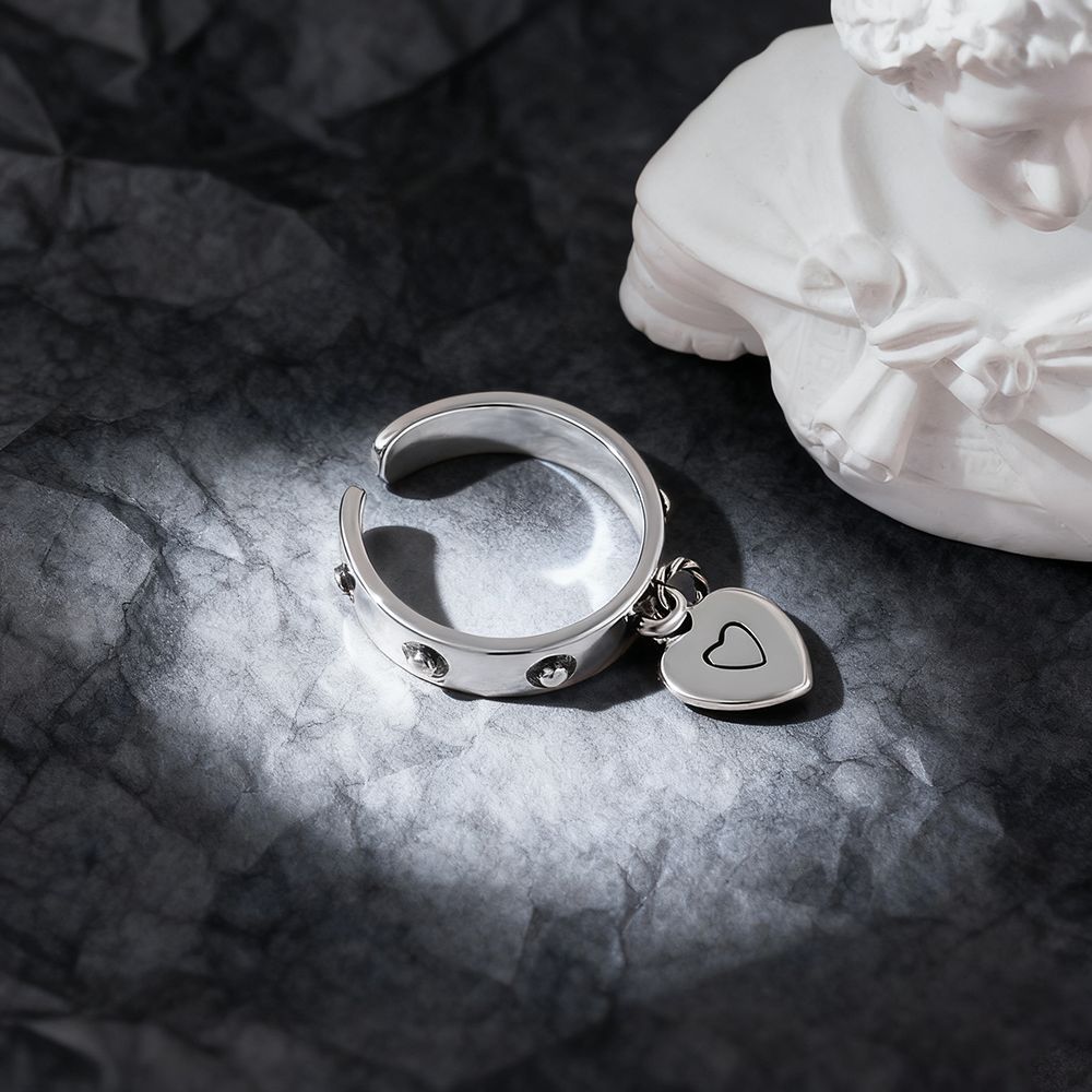 قلب من الفضة الإسترلينية عيار  - مراجعة Chrome Hearts Ring وسعره