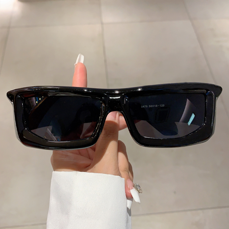 نظارات شمسية رجالية Y2k ملفوفة - مراجعة Streetwear Brand Y2K وسعره
