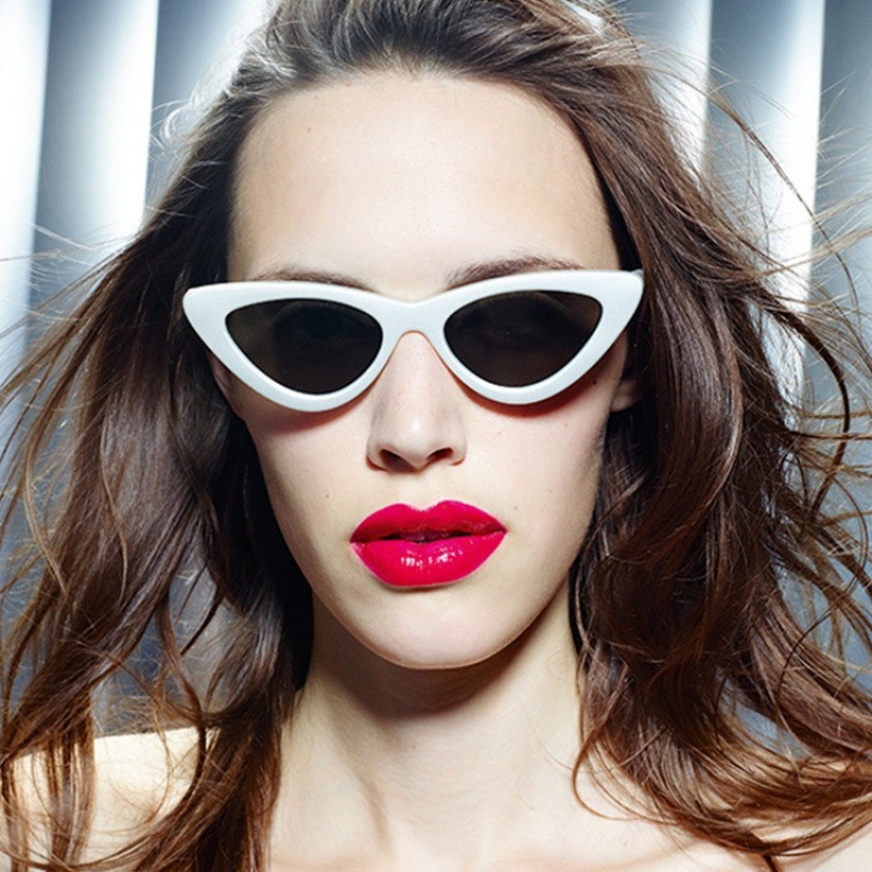 نظارات شمسية نسائية مثيرة بتصم - مراجعة Streetwear Brand Red وسعره